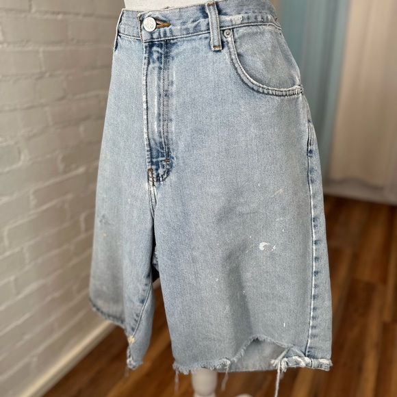 Calvin Klein 2000s Light Wash High Waisted Distressed Denim Shorts - Picture 3 of 9